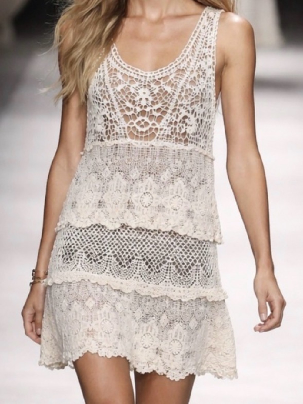 ❤️ Elegant Beige Lace Tiered Midi Dress